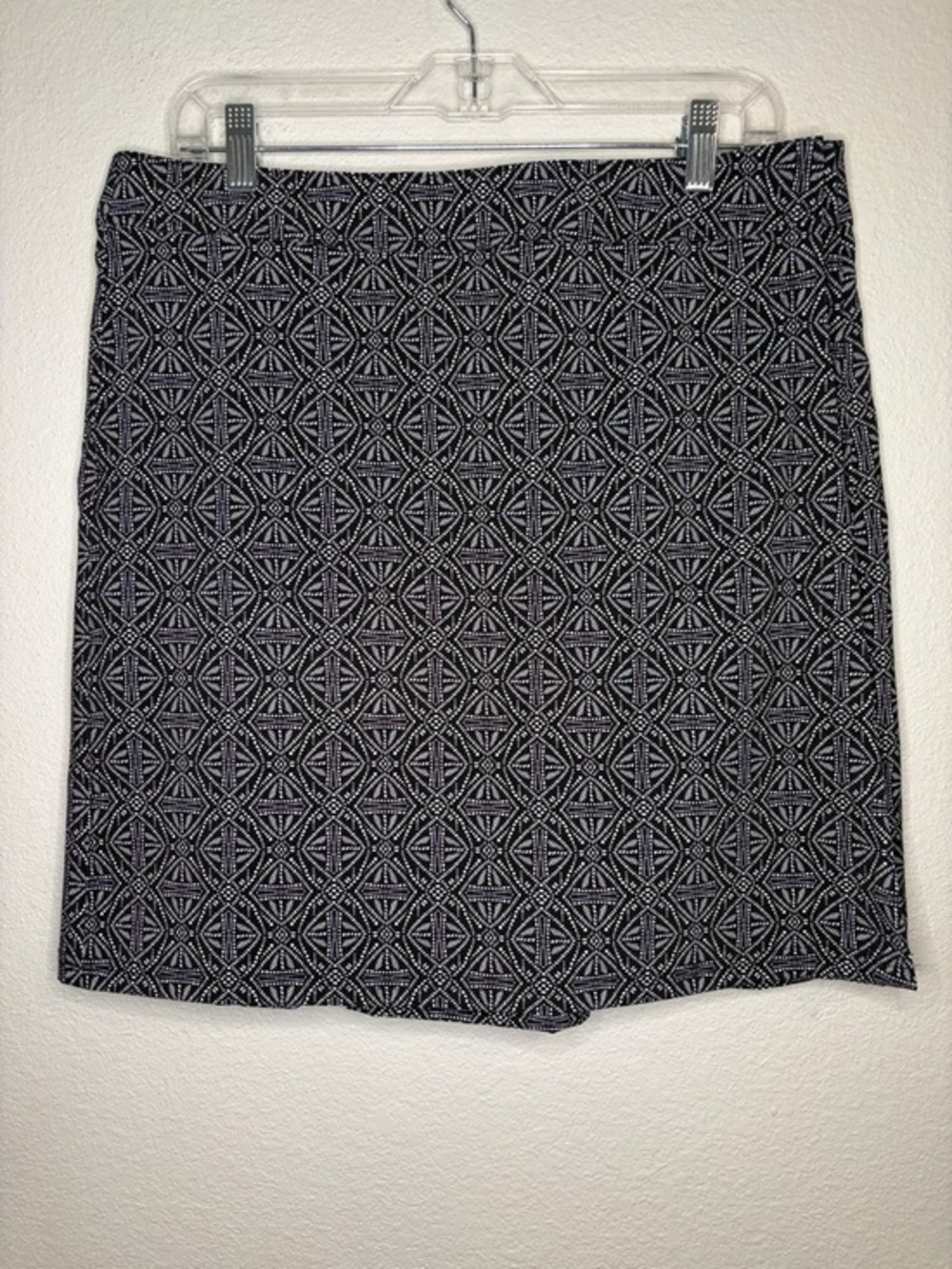 RipSkirt Hawaii wrap swim skirt length 2 black pearl batik print L